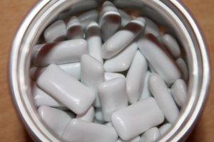 Chewing gum in a container