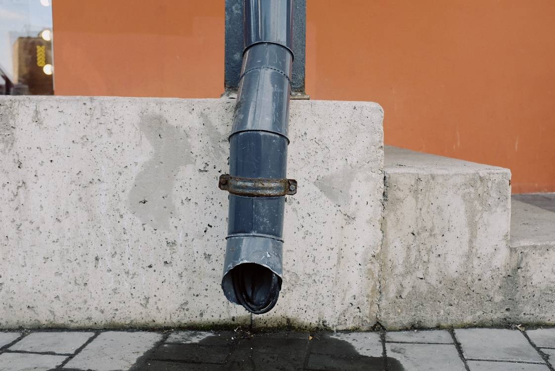 pipe leaking water on the ground